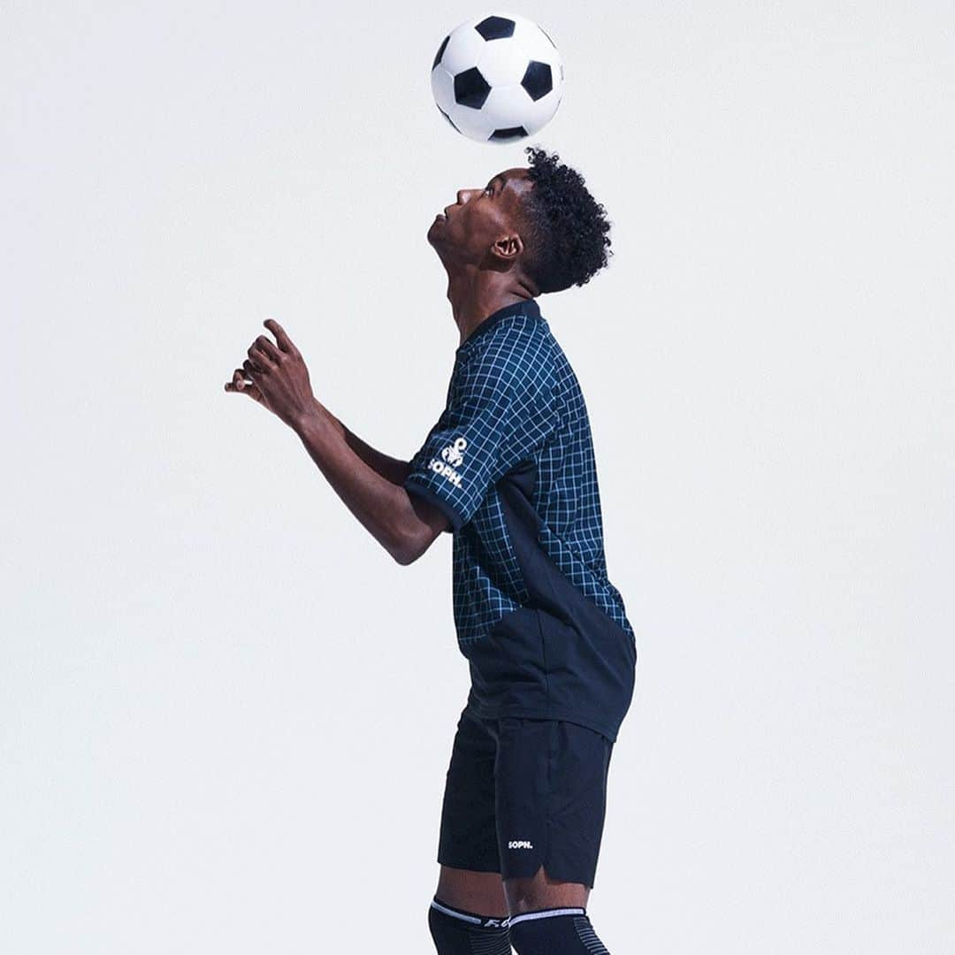 I.T IS INSPIRATIONさんのインスタグラム写真 - (I.T IS INSPIRATIONInstagram)「F.C. Real Bristol Spring / Summer 2021 collection has launched today. - Based on the concept of a football club, F.C. Real Bristol focuses on performance apparel, and features football-inspired graphics in a wide range of athletic staples, casual wear and accessories. - Explore the new collection at : 26 Wyndham Street, Central - #ITHK #ITisInspiration #fcrb #fcrealbristol #soph #sophnet #ss21」2月26日 12時06分 - ithk