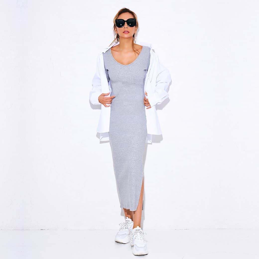 ANELA TOKYOさんのインスタグラム写真 - (ANELA TOKYOInstagram)「🥀MALIA.×ANELATOKYO🥀﻿ ■2021 Spring LOOK BOOK■﻿ ﻿ 着回し力抜群の新作の中から﻿ 3つのアイテムをピックアップし﻿ 9パターンのstylingをご紹介致します！！﻿ ﻿ ビッグシルエットチェックロングシャツ✔﻿ パットインスリットリブワンピース✔﻿ ANELATOKYO BIG Dolman sleeve✔﻿ ﻿ #newin #newarrivals #checkshirt #longshirt﻿ #outer #チェックシャツ #ロングシャツ﻿ #tightdress #dress #dresses﻿ #logo #dolmansleeve #tops ﻿ #lookbook#springlookbook﻿ #ANELATOKYO」2月26日 12時04分 - anelatokyo