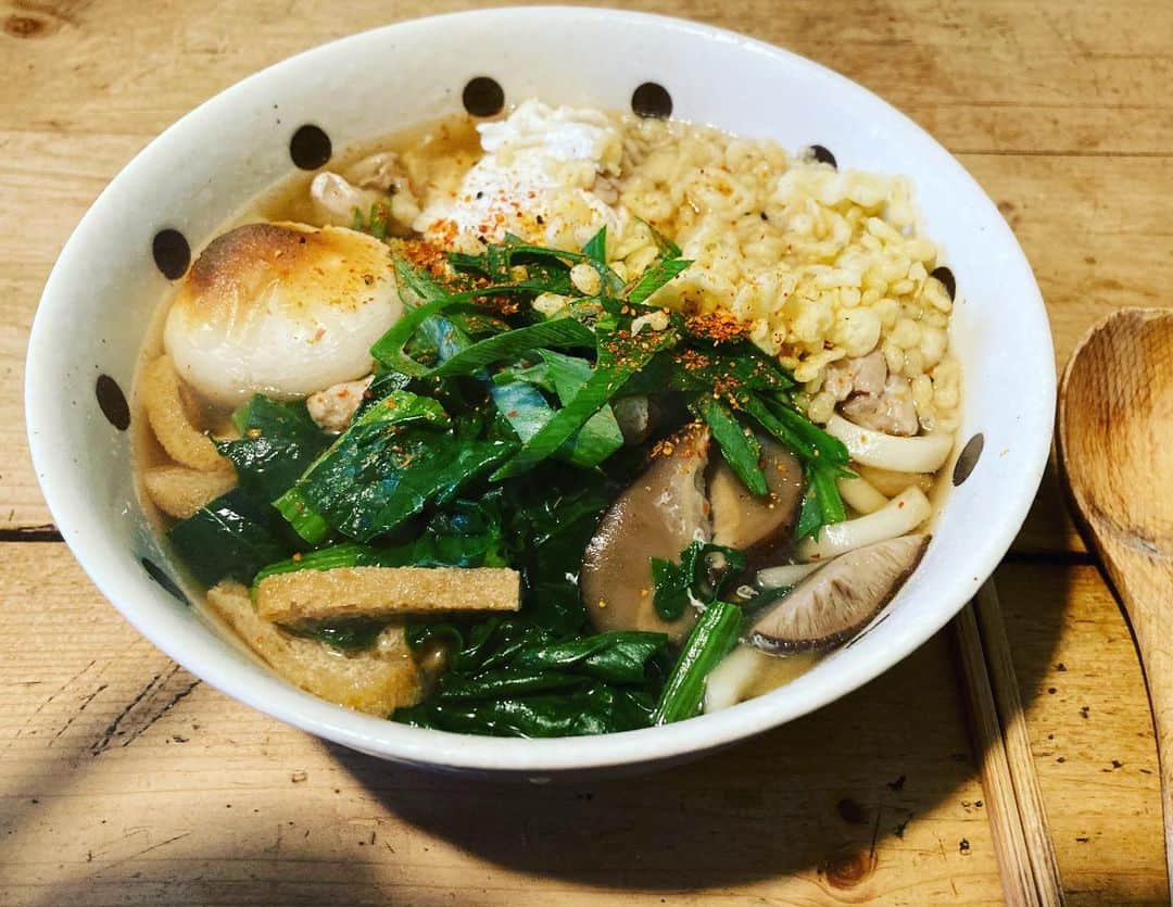 種ともこのインスタグラム：「一回やりたかったんだー！たぬき月見きざみ力卓袱かしわ南蛮うどん。」