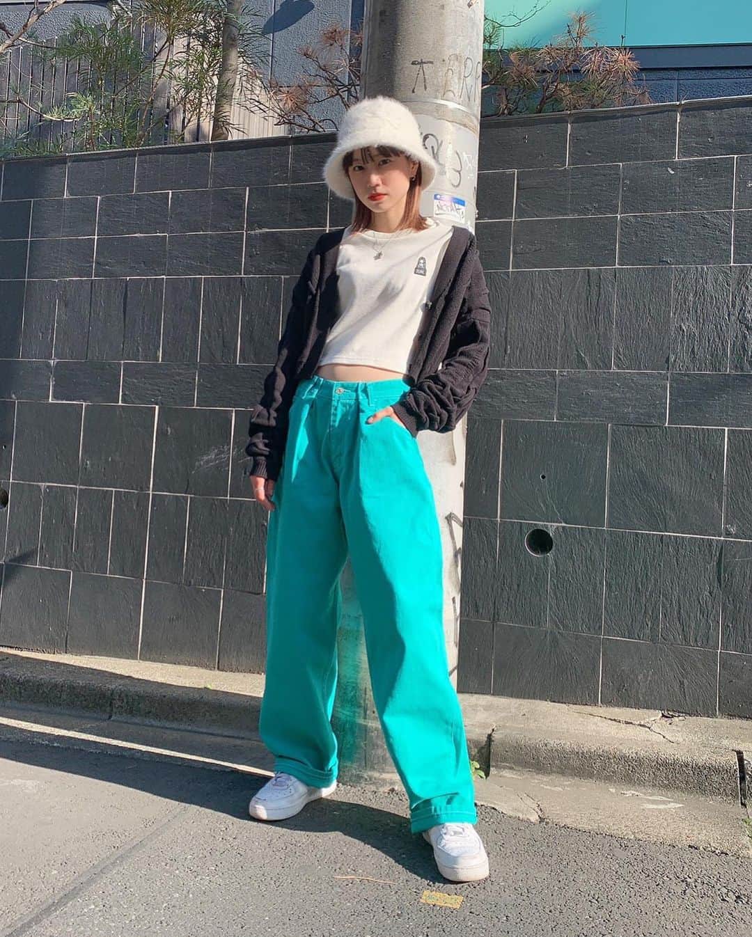 XGIRL_ootdのインスタグラム：「#xgirl_ootd @amane_sss 157cm X-girl HARAJUKU STAFF ・ ------------------------------ ・ ▪️FACE COMPACT S/S TEE (size S) ¥5,000+tax ▪️SPRING 3D KNIT CARDIGAN ¥12,500 ▪️WIDE TAPERED PANTS (size M) ¥12,000+tax ----------------------------------- #xgirl #xgirljp #xgirlus #エックスガール」