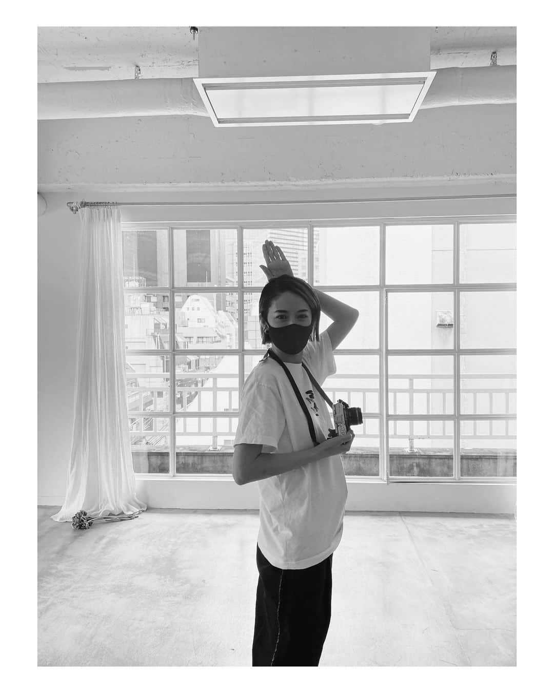 花楓のインスタグラム：「やれる範囲でやるしかなかった。 いいカメラも欲しかった。 時間がなかった。  上を見たらキリがない。 だからやると決めたんだ。  結果楽しかった。 常に楽しむ事を忘れずに。  自分を信じて良かった💫  @ffm_tokyo  @good_flower  @kaiseishiomi   thank you」