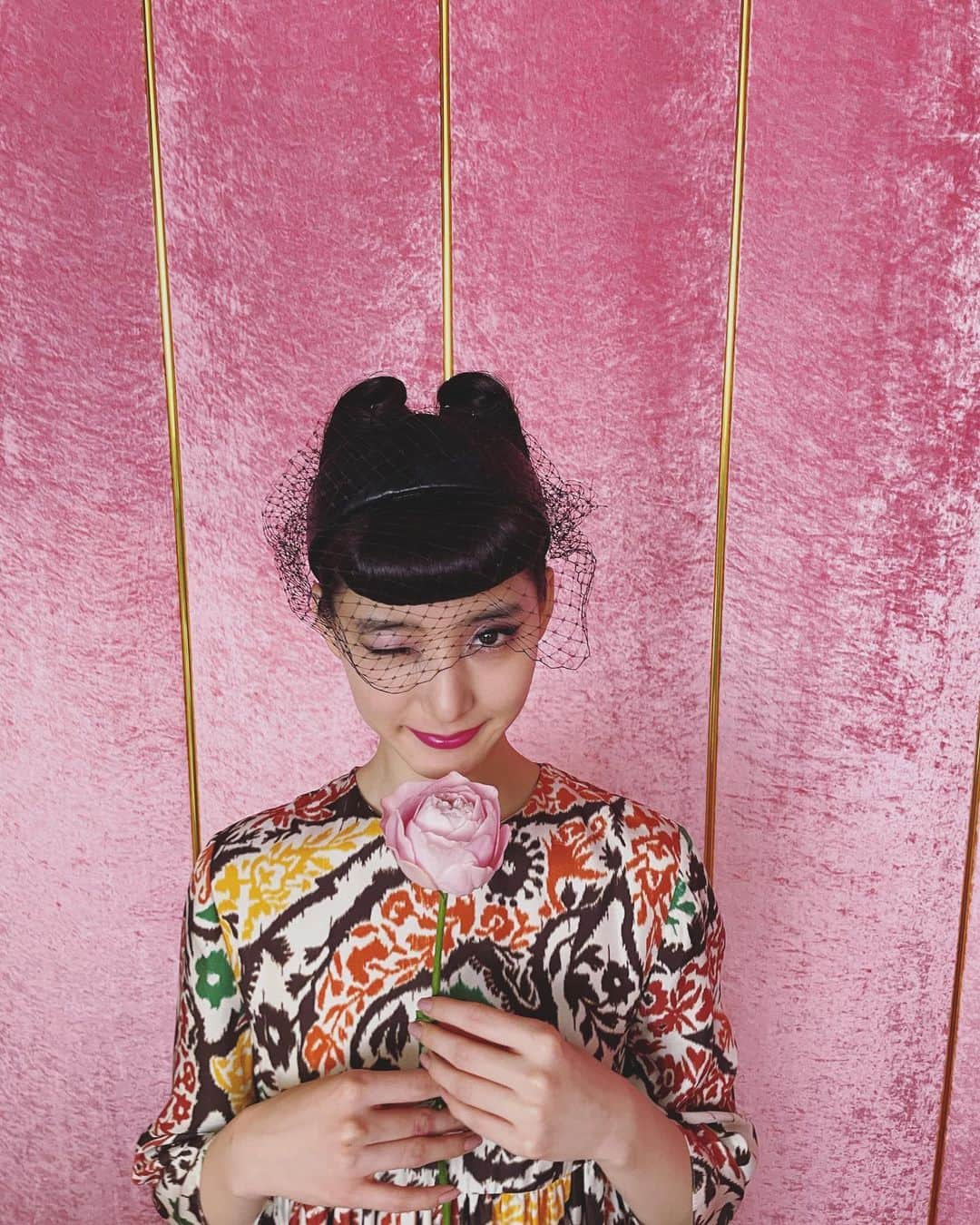 新木優子さんのインスタグラム写真 - (新木優子Instagram)「@madamefigarojapon  #フィガロジャポン   photo : @akinoriito_i (aosora) stylisme : @rena_semba  coiffure : @jg510 (OTA OFFICE) maquillage : @yuka_washizu (beauty direction) décor : R.mond editor: @aokiyoshifumi  ⠀ #Dior #ディオール @dior  @diorparfums」2月26日 12時58分 - yuuuuukko_