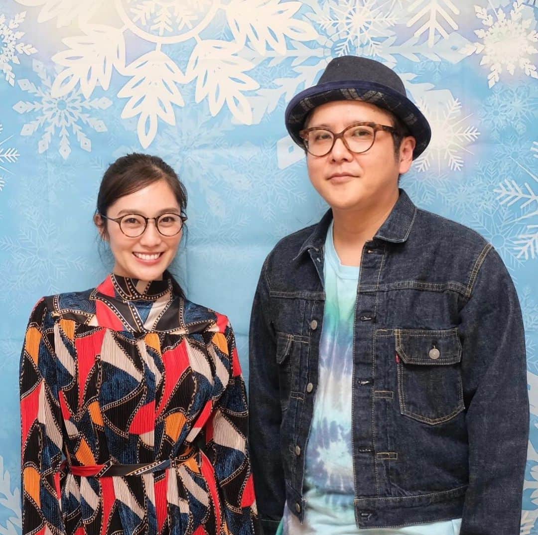 小澤真利奈さんのインスタグラム写真 - (小澤真利奈Instagram)「昨日の、YouTube大喜利の衣装はこちら✨  くるみらTVのInstagramでリールもフルバージョンでお楽しみください♡ 川元さん…最高すぎます🤣  #くるみらTV @kurumiratv  #YouTube大喜利 #昨日の衣装 @little_trip_to_heaven  #littletriptoheaven #vintageclothing  #ダブルブッキング #川元文太さん @harajukuchicago_official  #原宿シカゴ  #Photo #カメラマン #ほりたよしか さん @yoshikahorita  @caminari_inc   #スタイリスト #まりちゃん @maritanimoto   #今日のくるみらTVは #20時から #YouTube大喜利 #月に一度の #大喜利選抜会です #楽しみ」2月26日 12時55分 - marina_kozawa_official