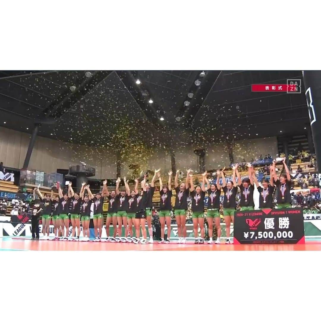 矢田部ゆかさんのインスタグラム写真 - (矢田部ゆかInstagram)「V1女子ファイナル🏐✨ 🏆JT３−１東レ JTマーヴェラス2連覇達成🎉  JTの高い攻撃力とブロック、 そして強固なフロアディフェンス！ サブの選手を含めそれぞれの役割を全うする組織力が素晴らしかったです💪  レギュラーラウンドからリーグ22連勝の東レ。 選手たちの涙に胸が苦しくなったけど、 東レのバレーボールはいつも私達をワクワクさせてくれました。次こそは…掴んでほしいです🔥  #DAZN #Vリーグ #ファイナル #大田区総合体育館」2月26日 12時55分 - yucaparis93