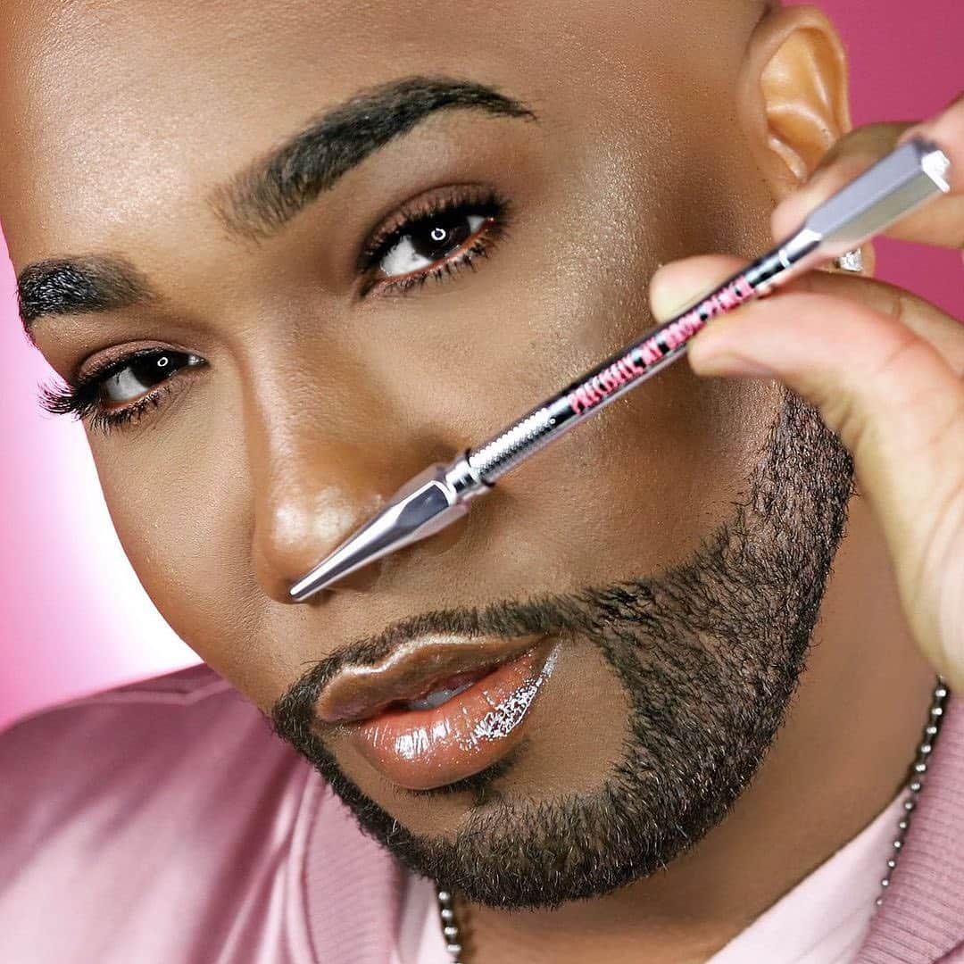 Benefit Cosmeticsさんのインスタグラム写真 - (Benefit CosmeticsInstagram)「These brows are living rent-free in our heads 😍 @byronshears1 wears the one & only #preciselymybrowpencil to get natural shape & definition! #regram #friendswithbenefit」2月26日 13時07分 - benefitcosmetics