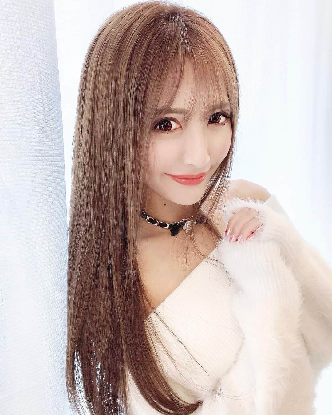 のインスタグラム：「♡ すぅ〜ぱぁ〜ロング❤️❤️ サファイアR.水素トリートメントのおかげでキレイにのびのび٩(๑❛ᴗ❛๑)۶♥✧︎*。 ♡ 冬の乾燥hairもしっとり💕 ♡ お世話になってる神サロン✧︎*。 @rrsalon.aoyama ✨ ♡ ヒト幹細胞魔法使いの🪄 @chisaki_inoue ちゃん🎀 ♡ いつもありがとうﾃﾞｽ(๑ᵒ̴̶̷͈́ ˘ ᵒ̴̶̷͈̀人)✨ ♡ #水素トリートメント #ミネコラ #ミネコラトリートメント #アールサロン #スーパーロング #ロングヘア #rrsalon #hairstyle #hairsalon #hair #haircolor #longhair」