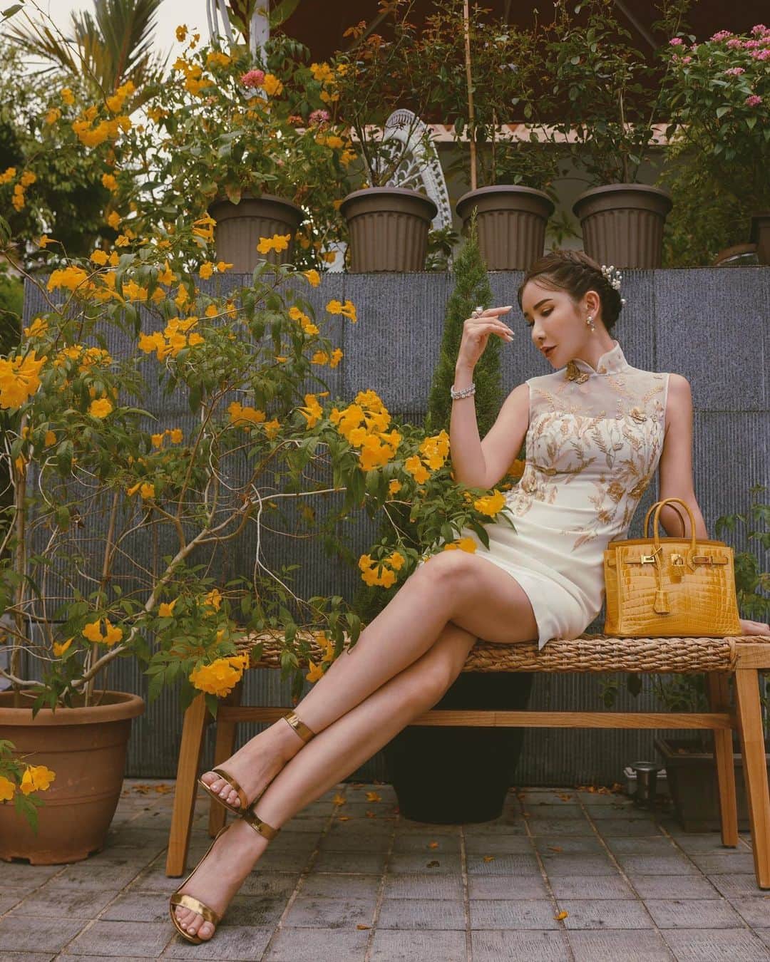 ジェイミー・チュアのインスタグラム：「✨On this last day of the LNY, stay golden, 元宵节快乐!」