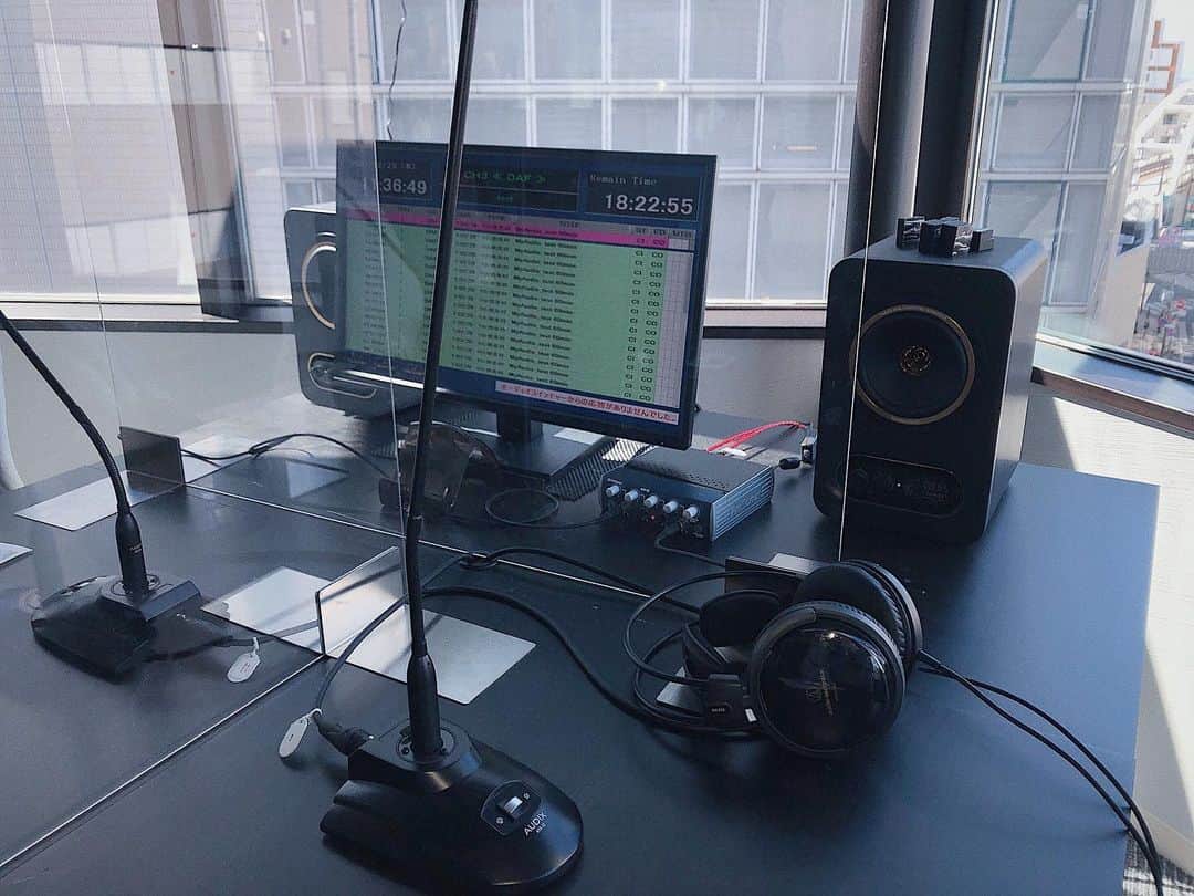 加藤早和子のインスタグラム：「❤︎  📻📻📻  早くもDMやリプ、コメントなどでメッセージを くださって嬉しいです🥲♡  . . #fm川越 #ラジオ川越 #ラジオ #パーソナリティー  #大学生」