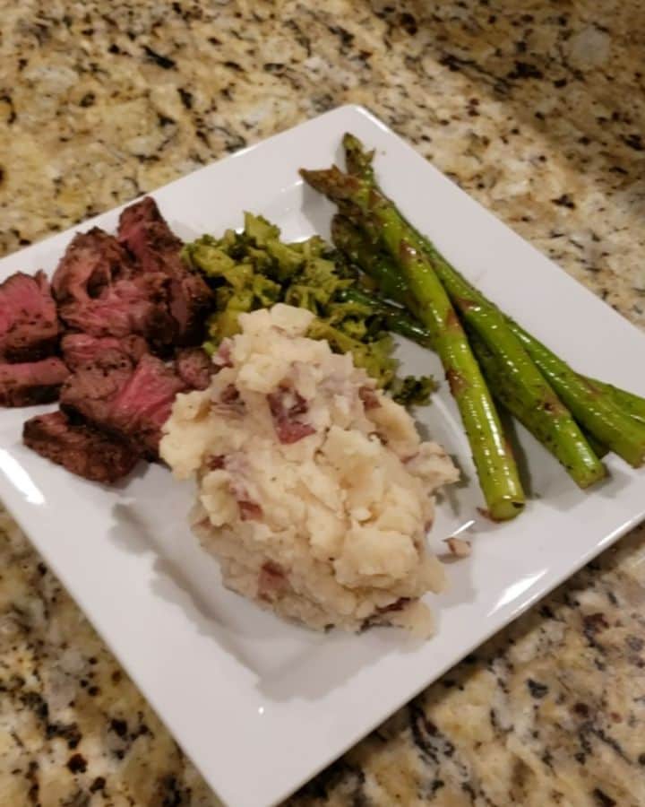のインスタグラム：「Steak dinner tonight! Roy's Steakhouse」