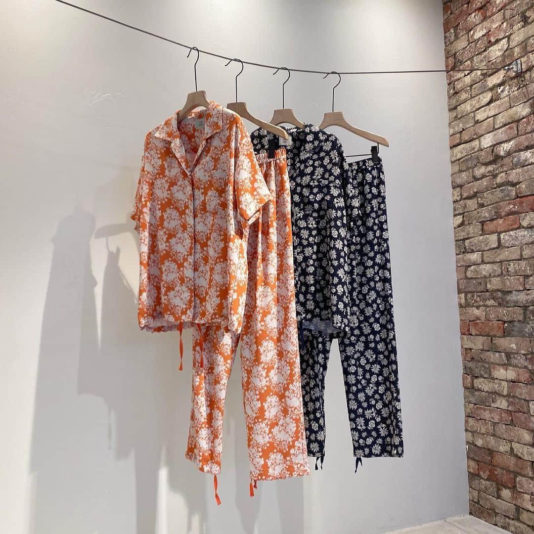 BEAMS WOMEN SHIBUYAのインスタグラム：「NEW ARRIVAL!!!!﻿ ﻿ 【FUMIE=TANAKA】﻿ ﻿ 通信販売も承っております🌿﻿ お電話にて、お気軽にお問い合わせ下さい。﻿ ☎︎03-3780-5501﻿ ﻿ －－－－－－－－－－－－－－﻿ ﻿ ・shirt﻿ 61-01-0649-181﻿ ¥31,900-﻿ ﻿ ・pants﻿ 61-23-0808-181﻿ ¥30,800-﻿ ﻿ #fumietanaka  #beams#beams_women_shibuya#raybeams##ビームス#レイビームス#ビームスボーイ」