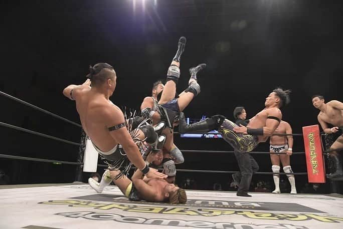 株式会社DDTプロレスリングさんのインスタグラム写真 - (株式会社DDTプロレスリングInstagram)「愛知・名古屋国際会議場「友情、努力、勝利 in NAGOYA 2021」 セミファイナル 試合写真レポート #ddtpro#ddtprowrestling #プロレス#ビッグマッチ#名古屋」2月26日 13時39分 - ddt_prowrestling