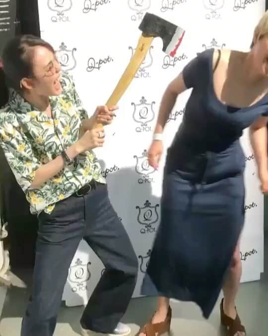 五十鈴ココのインスタグラム：「ほたるに許可をもらって 楽曲提供したオリジナルの歌の 1chorusだけ ちょこっと載せちゃいます🌓🌏🌍✨  ほたるの 一人の人間として 女優として 色々な面を持っている中で ファンのみんなとの強い繋がりも イメージしながら書きました。  これから楽曲提供にも、力を入れて いきます🪐🫐  【アンテナ📡⚡️】  1.僕のあたまのチャンネルが だれかの周波数をキャッチした  潜在意識のプレイ 罪悪感の記憶 全てを この手で 形にしたいんだ  マリオネットの糸を プツっと切った 僕らにしか わからない言葉で 世界を歌え   ぼくは 正義の味方ではなくて Dress up doll でもない この声で手足で自分の意思で生きてる リアル    それでも僕の発した一言で 世界の裏側で泣いてる君が 笑顔になった」