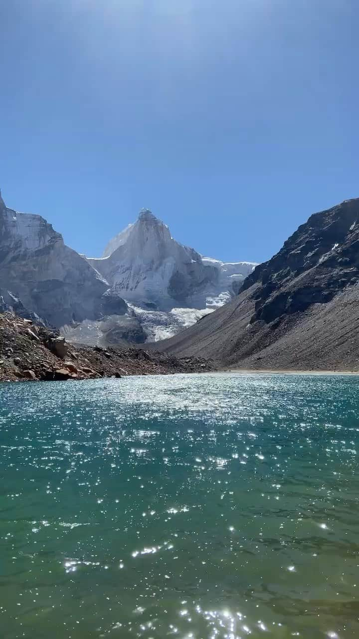 Abhinav Chandelのインスタグラム：「The most beautiful sight I have ever seen, till date it remains a memory that changed the definition of beauty for me and isn’t that the best thing about travel, it changes your definitions every day, it makes you go beyond the limits you’ve set for yourself.  And here’s an otherworldly reminder.」