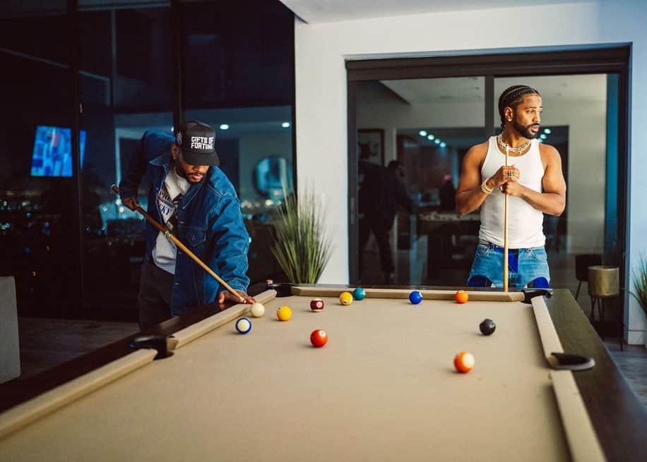 のインスタグラム：「@brysontiller 🤞🏾🌎🔥  Still Yours ft. Me out now!」