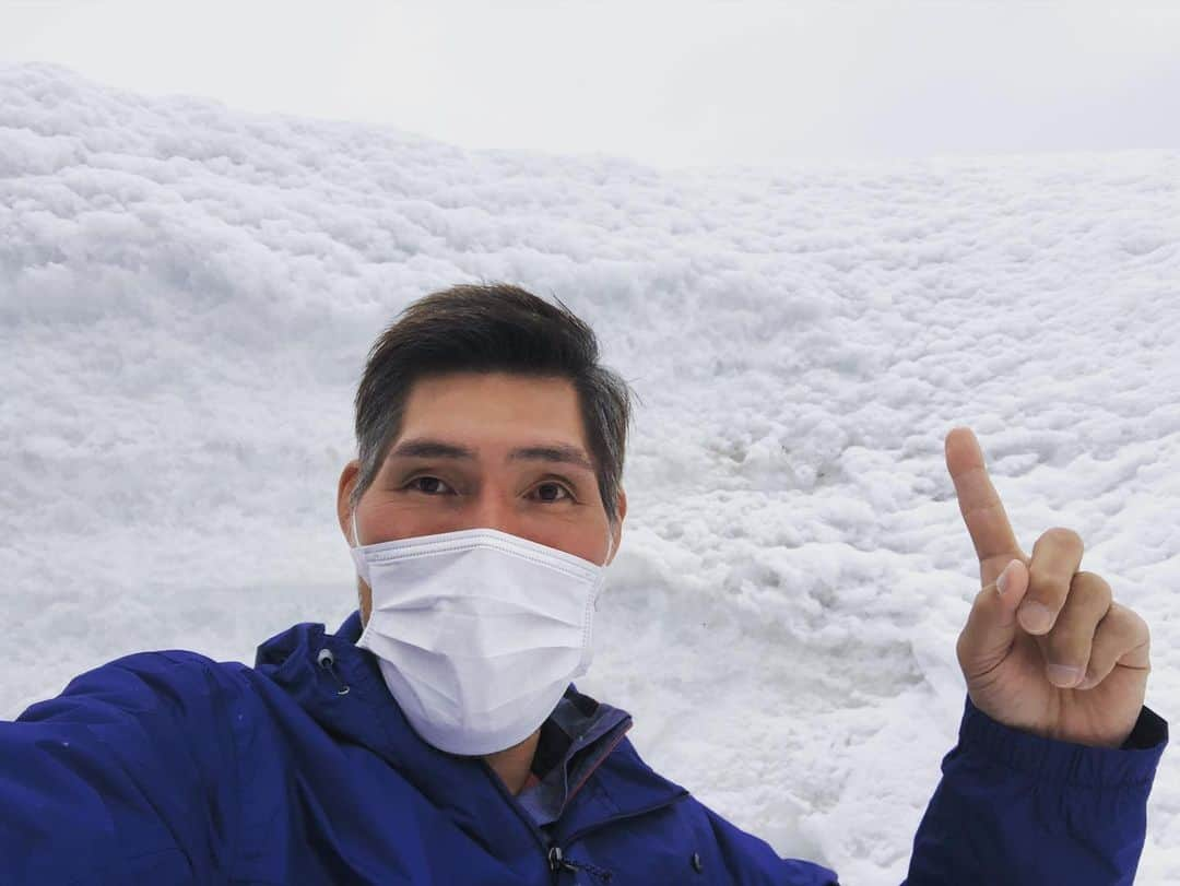 篠原信一さんのインスタグラム写真 - (篠原信一Instagram)「飯山のスノーキャロット❄️🥕 雪下から掘り出したスノーキャロットをにかぶりつくとカリポリっとした食感で甘くて美味い😋 #長野県 #飯山 #スノーキャロット #土曜はこれダネッ  #甘い」2月26日 14時47分 - s.shinohara_life