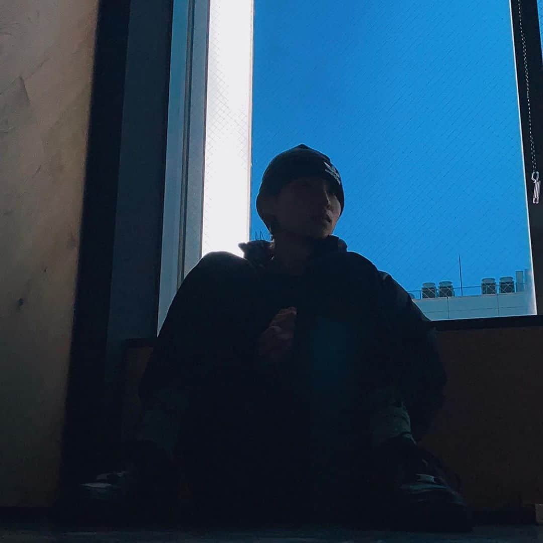 八村倫太郎（WATWING）さんのインスタグラム写真 - (八村倫太郎（WATWING）Instagram)「Sometimes, lonely in the studio.」2月26日 15時27分 - rintaro_watwing