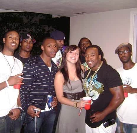 ブリアナ・エヴィガンのインスタグラム：「Wowwwww! @larrywhaddup thank you for reminding me of this night. These were the days! Circa 2010? at the Evigan’s house, thanks mom and dad for this night. Man miss this and you. So glad we’re reconnected. Can’t wait to be back in bmore one day. Oh the memories. Thank you for taking such good care of me all those years... I can’t wait to work together again. (Ps... Can’t handle my belt) #smokeweed? #theolddays #myeyesareshut #stepup Larry you had a dad phone pouch way back when. 😂」