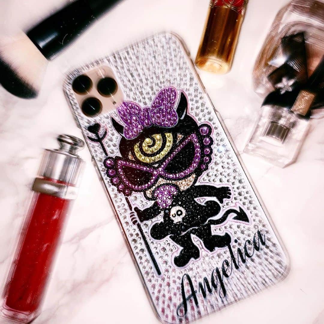 アンジェリカのインスタグラム：「💙🐱 . New iPhonecase📱💜  またkirakiraのケースにしちゃた😰❤︎‪𐤔𐤔‬‪ ホントにkirakira✧︎好きすぎて困ってり。  @shop_bellkiki でオーダーしたﾖ💜💜 1つ前のケースもココの🎶🎶 . 💙🐱 #デコケース #caseiphone #iPhone」