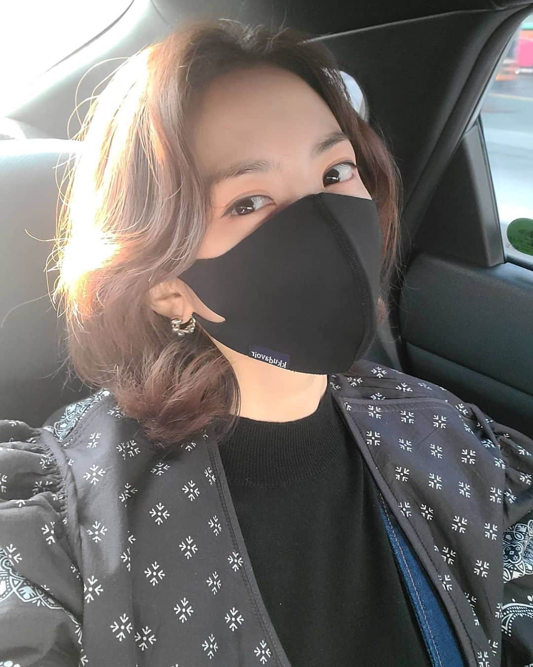 ユ・ハナのインスタグラム：「간만에 엄마밥먹고 미링미링미링 가는중🎶  이젠 애가 둘이라 혼자있음 자꾸 뭘 안챙긴기분이..😅」