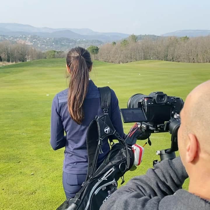 マリア・ベルチェノワのインスタグラム：「Enjoyed my day working with Eurosport  team filming Golf weekly TV show. #golfing」