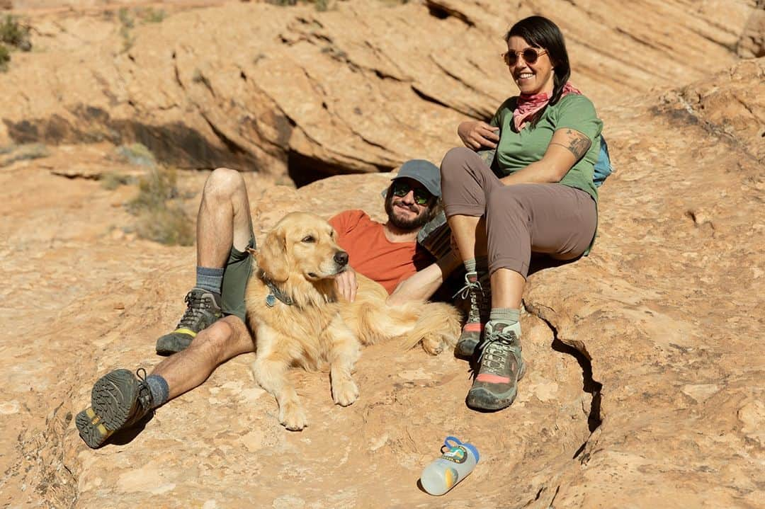 キーンのインスタグラム：「Outside is always better together. Tag your crew below and make some weekend plans👇  Pictured: Women's Ridge Flex Waterproof Boot & Men's Ridge Flex Waterproof Boot   #HikeHappy #Ridgeflex #KEEN #OutsideBetter #FeedYourAdventure」