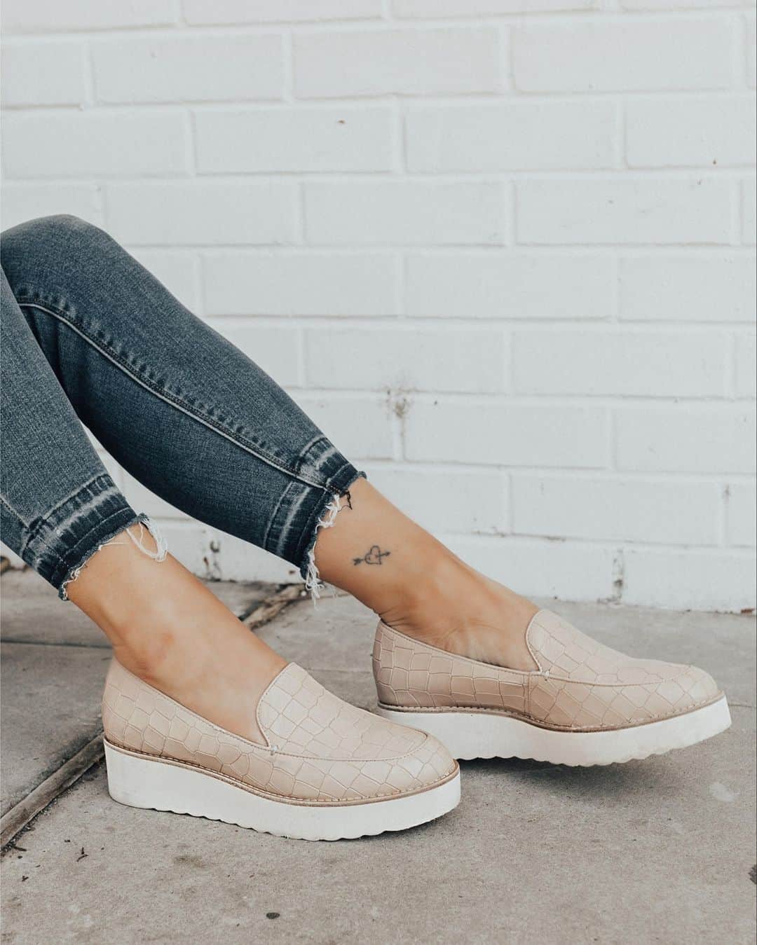 のインスタグラム：「You’ve never seen anything like the Nornand. Part wedge platform, part loafer, this shoe needs a place in your closet. Photo by @januaryhartrizzo. #vincecamuto」