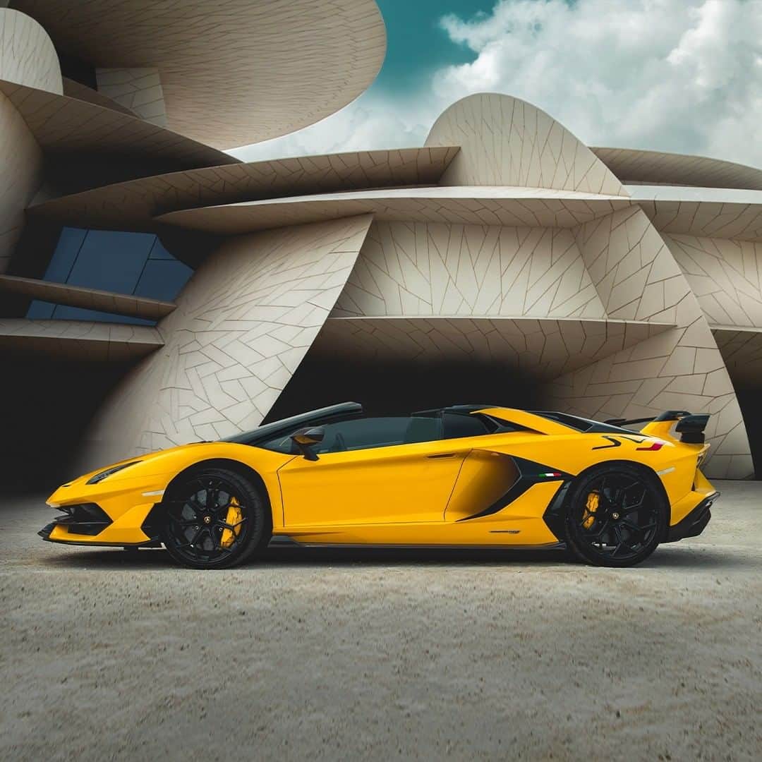 ランボルギーニのインスタグラム：「Colors, design, power.  Everything is an emotion, with Aventador SVJ Roadster. Captured by @zeyadabdellatif.  #Lamborghini #AventadorSVJRoadster __ Aventador SVJ Roadster: Fuel consumption combined 18.0 l/100km; CO2-emissions combined 448 g/km (WLTP)」