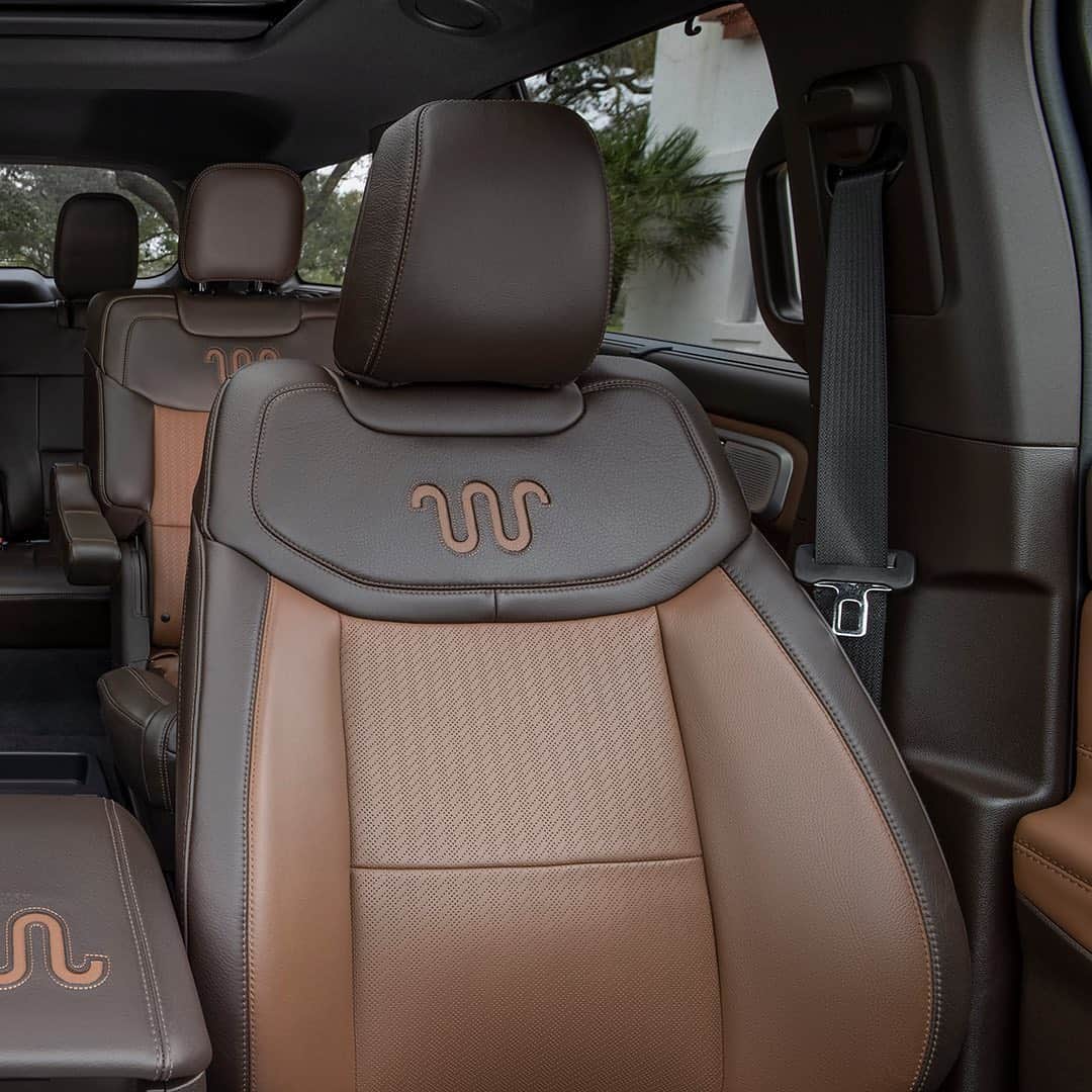 Fordさんのインスタグラム写真 - (FordInstagram)「Rugged appearance. Refined craftsmanship. And more than 85 sq. ft. of rich Mesa Del Rio leather. That’s the all-new 2021 #FordExplorer King Ranch® Edition.​  @kingranchinc #ford​  *Preproduction model shown. Available features shown throughout. Available Spring 2021.​  *King Ranch® is a registered trademark of King Ranch, Inc.」2月27日 2時01分 - ford