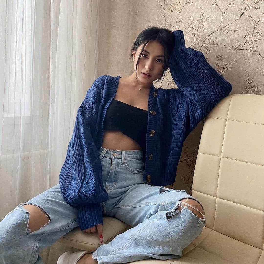 SHEINさんのインスタグラム写真 - (SHEINInstagram)「Cozy and cute 💙☁️@w.dizi  Shop Item #: 964643, 1511776  #SHEINgals #SHEINstyle #SHEINSS21 #casualoutfit」2月27日 2時01分 - sheinofficial