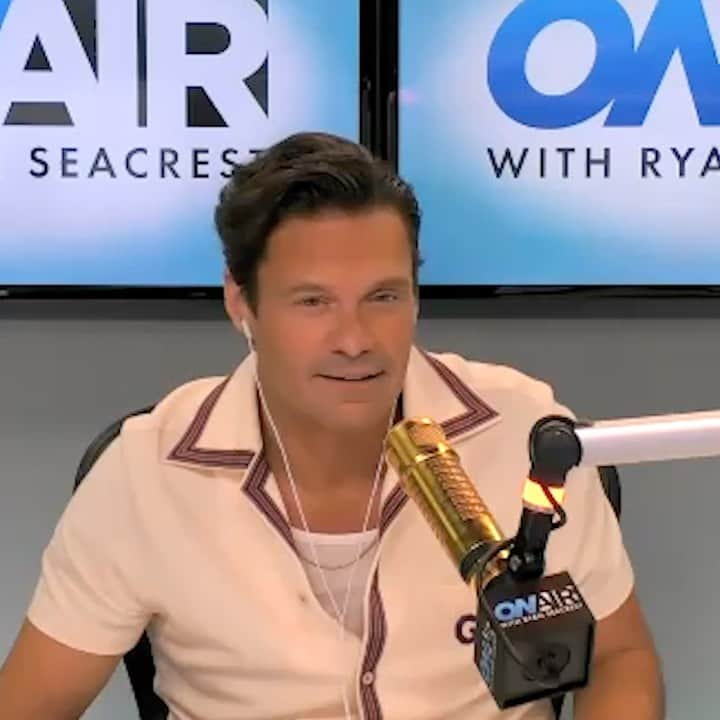 ライアン・シークレストのインスタグラム：「So grateful for my first day at @1027kiisfm 17 years ago today, and I’m even more grateful there’s only audio of it.   Thank you to everyone who continue to tune in. Happy anniversary to us! @onairwithryan」