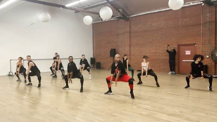 Nika Kljunのインスタグラム：「If you know me, you know that I’ve always been a clean freak when it comes to not only own dancing, but also how the dancers I work with and teach, execute movement! 🧼✨💎 It truly makes all the difference between a good performance and a GREAT performance, and separates the best...from the rest. 🤷🏼‍♀️🔥🙌🏼 . This raw footage 📹 is from the first day of rehearsals for @paulaabdul ’s Las Vegas Residency - “Forever Your Girl”. The process of collaborating with Paula as a choreographer was one I’ll never forget! ♥️💥 . Right away, these dancers were tasked with learning this iconic choreography by Paula herself 🏆🌟...we started out with a bang, and they delivered! 💣This is what professionalism looks like. 👏🏼 . As a choreographer, there is never a dull moment when you are working with such talented, skilled dancers. 👌🏼🤩 To be truly successful in this industry, it is very important for dancers to be proactive when it comes to understanding the importance of movement quality/texture and the overall intention of the choreography they are given ☝🏼✅. Everything has its place, for a reason!  . I’m so happy that we had such amazing dancers working with us on #ForeverYourGirl - Creating greatness never comes easy, but doing so with people who are amazing at what they do never hurts 😉. Miss you all! ♥️  . #nikakljun #paulaabdul #paulaabdulchoreography #coldhearted #foreveryourgirl #coldheartedsnake #jazzfunkdance #jazzdance #lasvegasresidency #dance #dancers #professionaldancers #professionalism #intention #dancevideos #choreography #professionaldancers #professionaldancer  #cleanliness #dowhatyoulove #rawfootage #throwback #beforecorona」