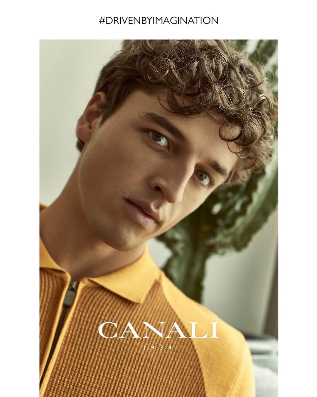 カナーリのインスタグラム：「Find a touch of sobriety and finesse in the noteworthy style of the #CanaliSS21 collection.  Model: @albertoperazzolo Photographer: @alessandro_burzigotti  #DrivenByImagination #Canali1934 #MadeInItaly」