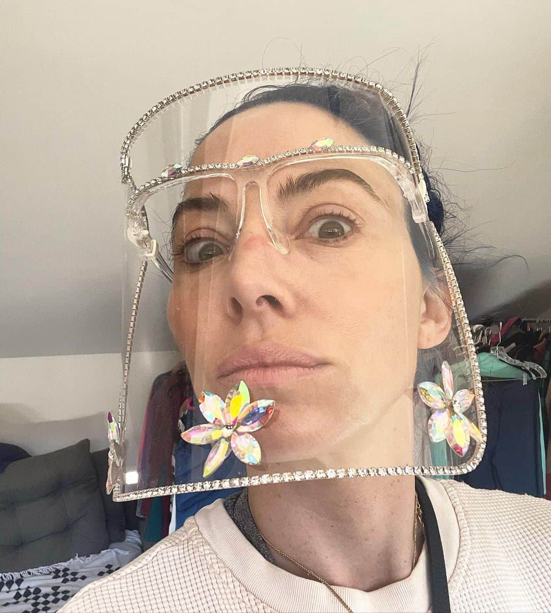 ウィットニー・カミングスのインスタグラム：「If we have to do this I’m gonna be cute」