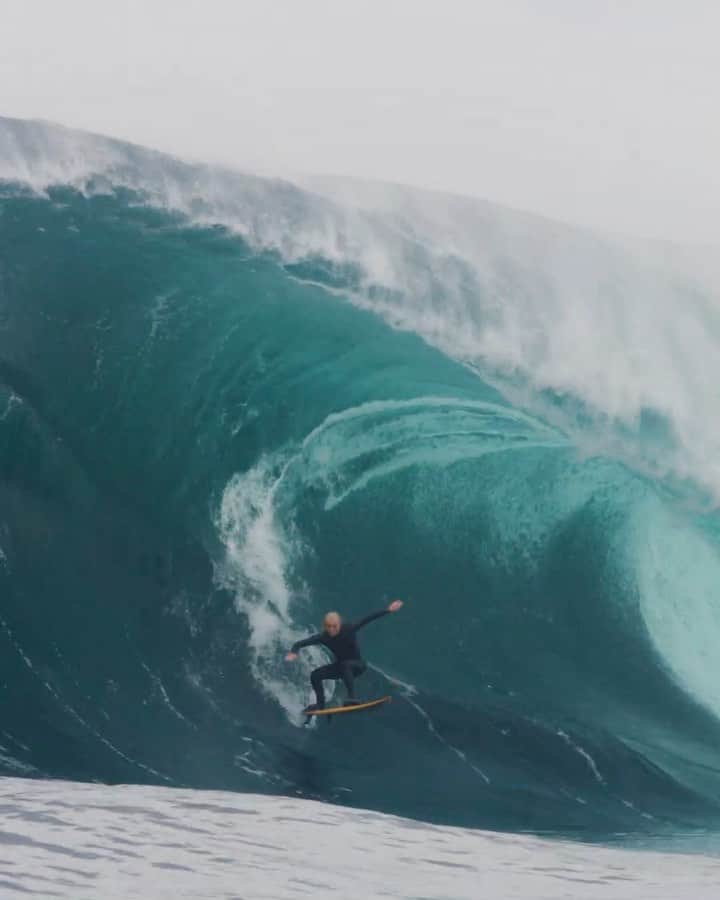 Surf Magazineのインスタグラム：「There are countless steps to climb in order to reach that next level. @russellbierke takes them 2 at a time  Link in bio for ‘A Brief Introduction’ @andrewkaineder  @oneillusa  @oneilloz」