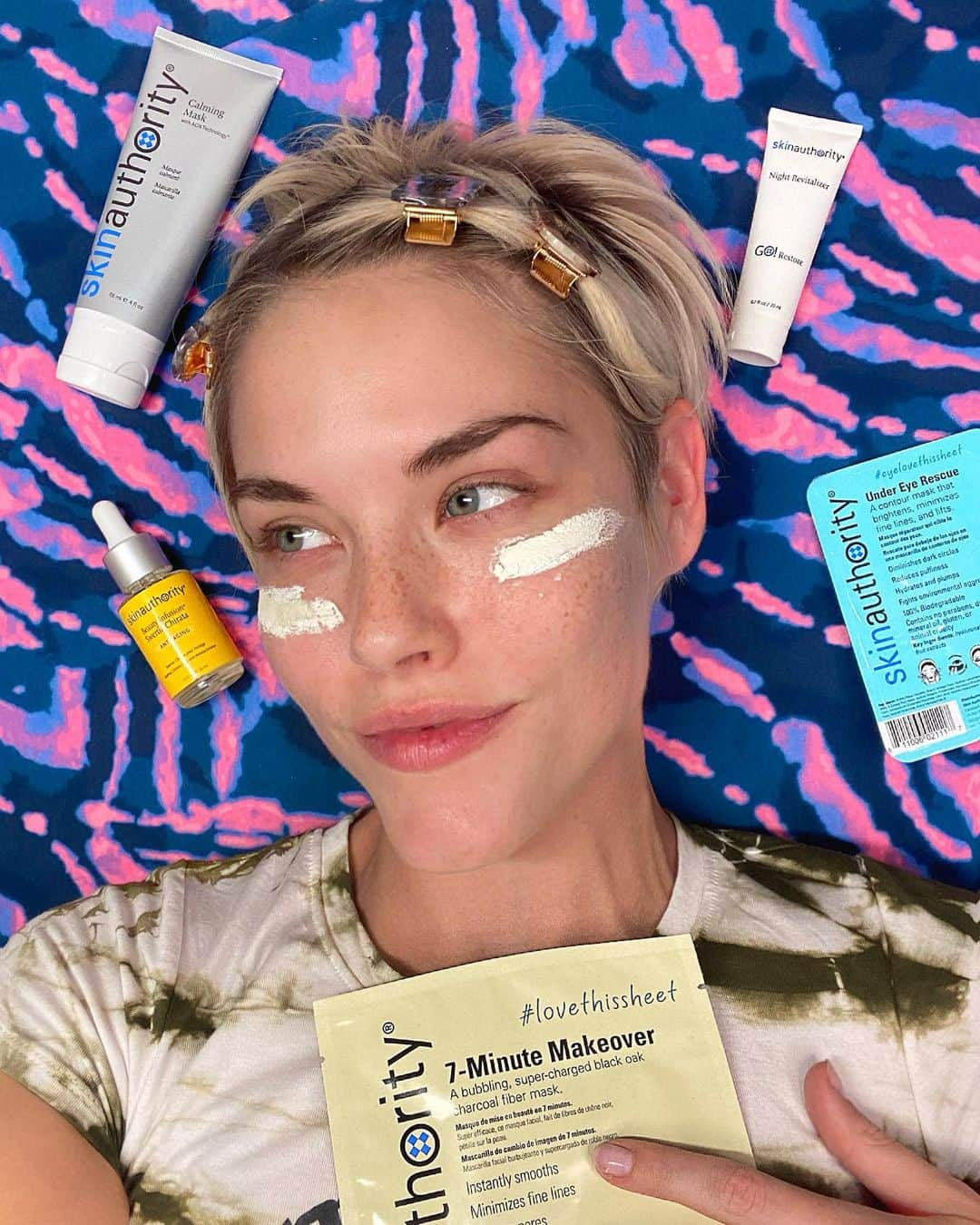 Ashley Smithさんのインスタグラム写真 - (Ashley SmithInstagram)「Bro I take skin care very seriously. Don’t mess with me and my @skinauthority  🧴👶🏼  Thanks skin authority for blessing my skin with your facial club love box. Learned a lot about Swertia Chirata serum and it’s anti aging powerhouse properties. Being a strong antioxidant, antimicrobial, and anti-inflammatory. We love plant medicine 🌱🌿☘️」2月27日 2時38分 - therealashsmith