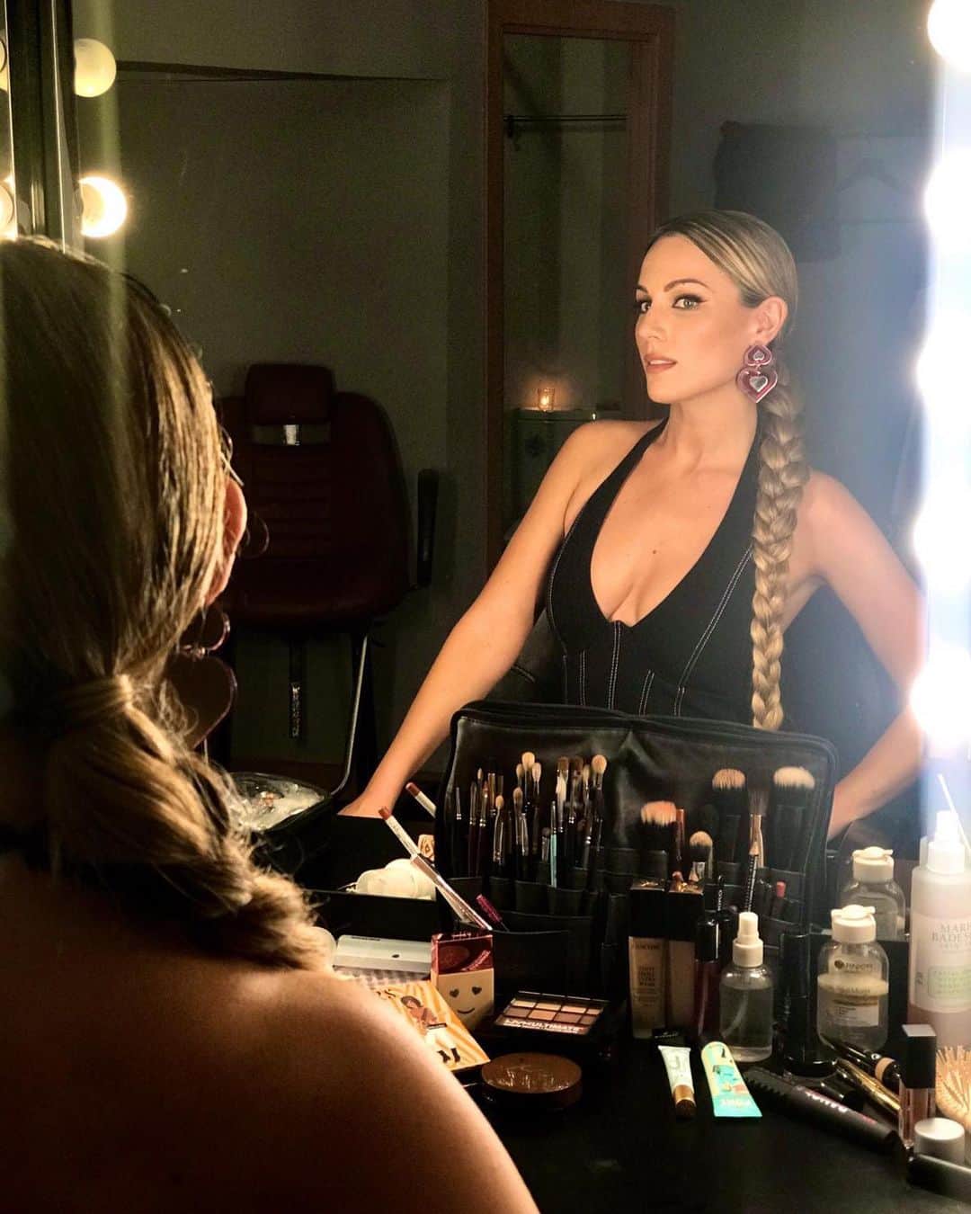 エドゥルネのインスタグラム：「Los viernes son especiales!! Esta noche más @gottalenttv ✨🌟✨」