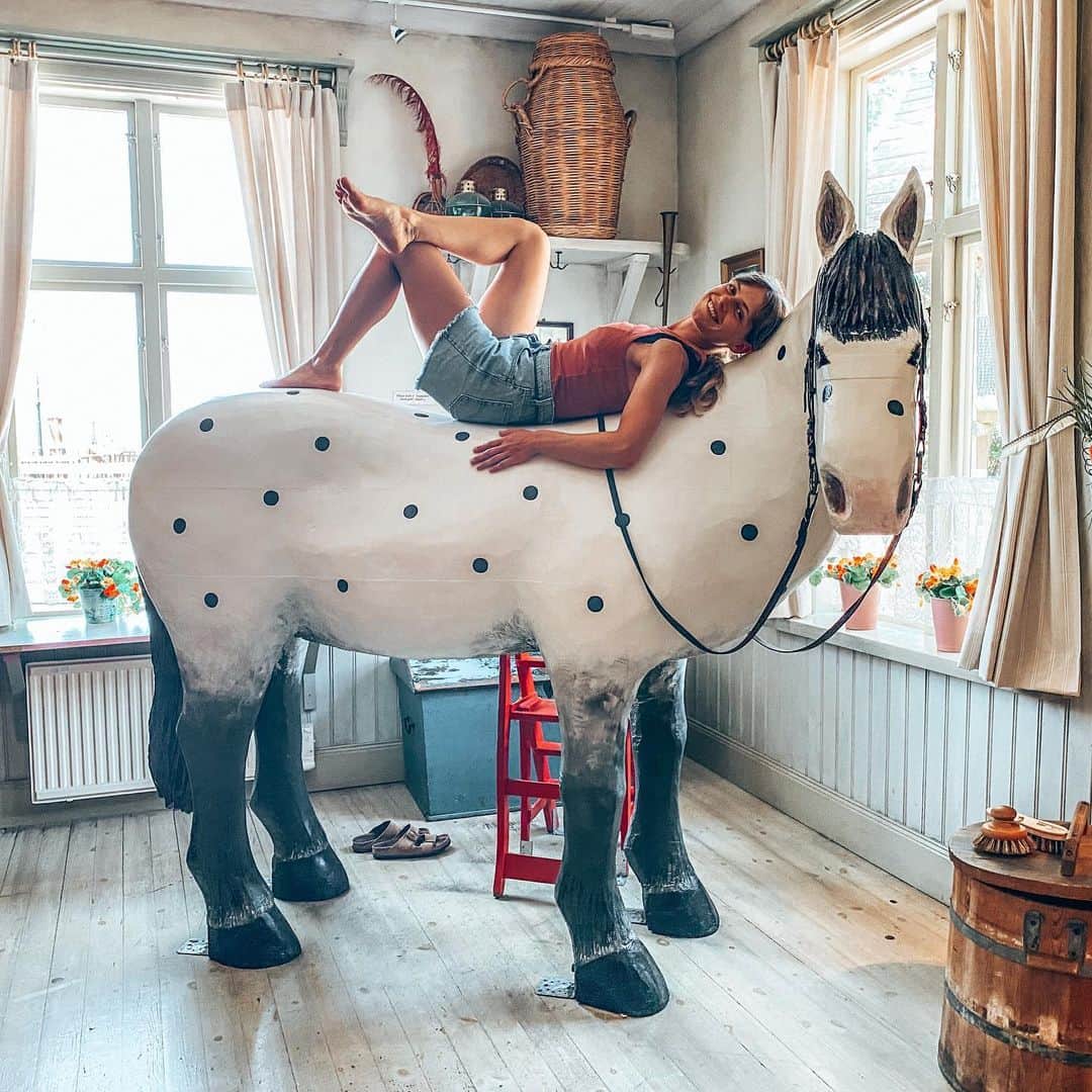 オスカー・オリー・モランダーのインスタグラム：「Mitt ❤️ igår var det DIN dag. Sättet du sprider ödmjukhet, styrka och äventyr omkring dig påminner mig om hur jädra lik du är min barndoms förebild Pippi. Världen är din och jag följer stolt varje steg✨ love youuuu」