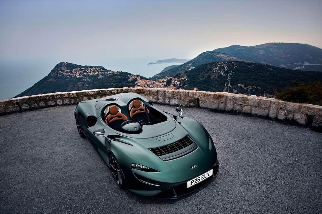 McLaren Automotiveのインスタグラム：「The view forward in the Elva is always epic, taking you to the razor-edge of driver engagement. Night or day the Elva is showstopping.」