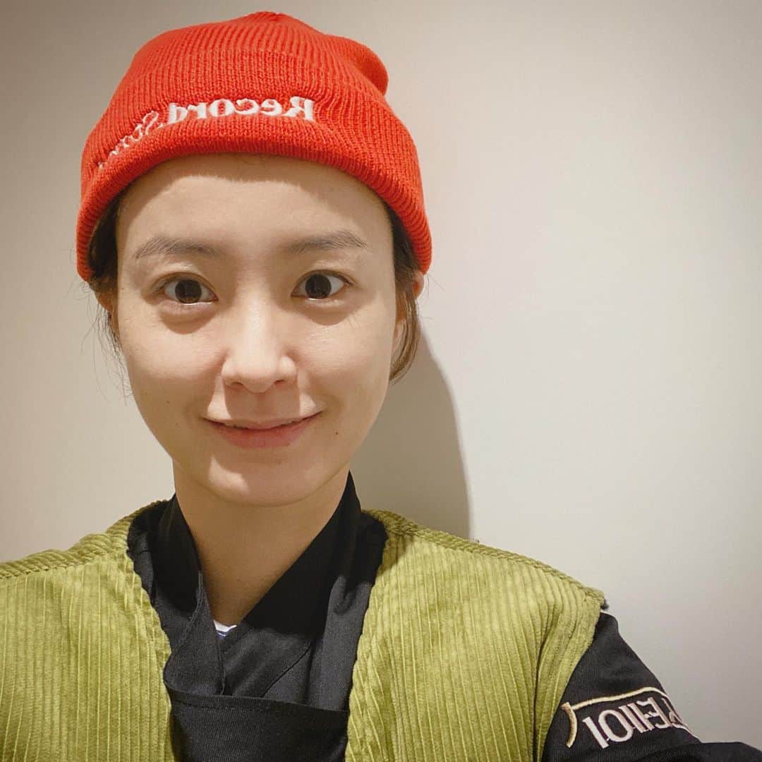チョン・ユミのインスタグラム：「#윤스테이 오늘밤도 9시 맞나요???대답해줘요!!@tvn_joy !!🤌🏻🧡」