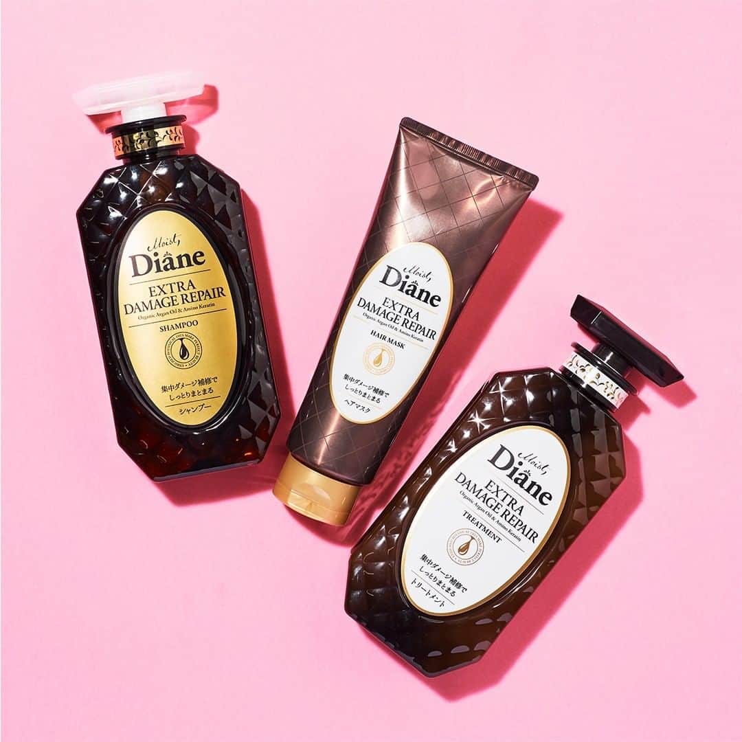 モイストダイアンのインスタグラム：「特にダメージやパサつきが気になる方にはいつものシャンプー＆トリートメントの間にヘアマスクを足してみて！トリートメントの７倍入ったケラチンがしっかり髪の毛の内部まで浸透して、最後はトリートメントでつるんとまとまるヘアーに♪  #ダイアン #パーフェクトビューティー #モイストダイアン #シャンプー #shampoo」
