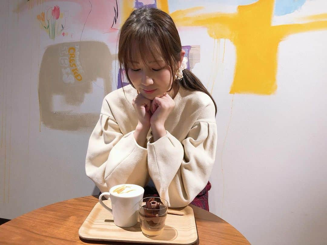 西村菜那子さんのインスタグラム写真 - (西村菜那子Instagram)「のんびりカフェに行くと本当に気持ちがスッキリします🫖  ここで私の好きなケーキランキングを発表します👏👏（誰も聞いてない😳） 1位　モンブラン🌰 2位　ガトーショコラ 3位　ベイクドチーズケーキ　  おすすめカフェあったら教えてください🫖  #cafe #新潟カフェ #東京カフェ」2月26日 18時24分 - nanako_nishimura