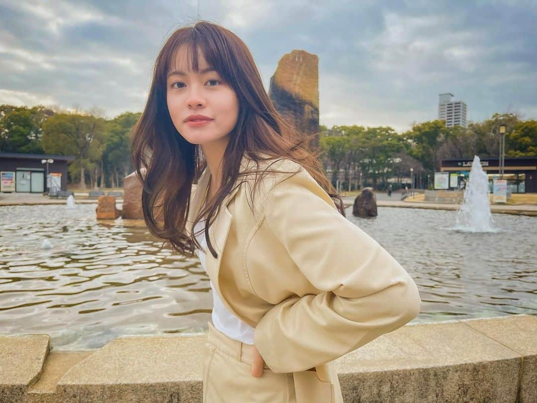 鮫島邦明さんのインスタグラム写真 - (鮫島邦明Instagram)「春スタイルちょっとクールに セットアップをゆるく崩すスタイル  ヘアはリバースに巻いて^_^  #似合わせ#似合わせカット#似合わせカラー#イメチェン#ショートカット#ショートヘア#ボブ#ロングヘア#パーソナルカラー#髪質改善#髪質改善トリートメント#美髪#トリートメント#オージュア#オッジオット#艶髪#梅田#梅田美容室#梅田茶屋町#大阪美容室#ヨシンモリ#レイヤーカット#タンバルモリ#グレージュ#ブラウン#透明感#透明感カラー #ハイライト#インナーカラー」2月26日 18時24分 - kuniakisamejima08