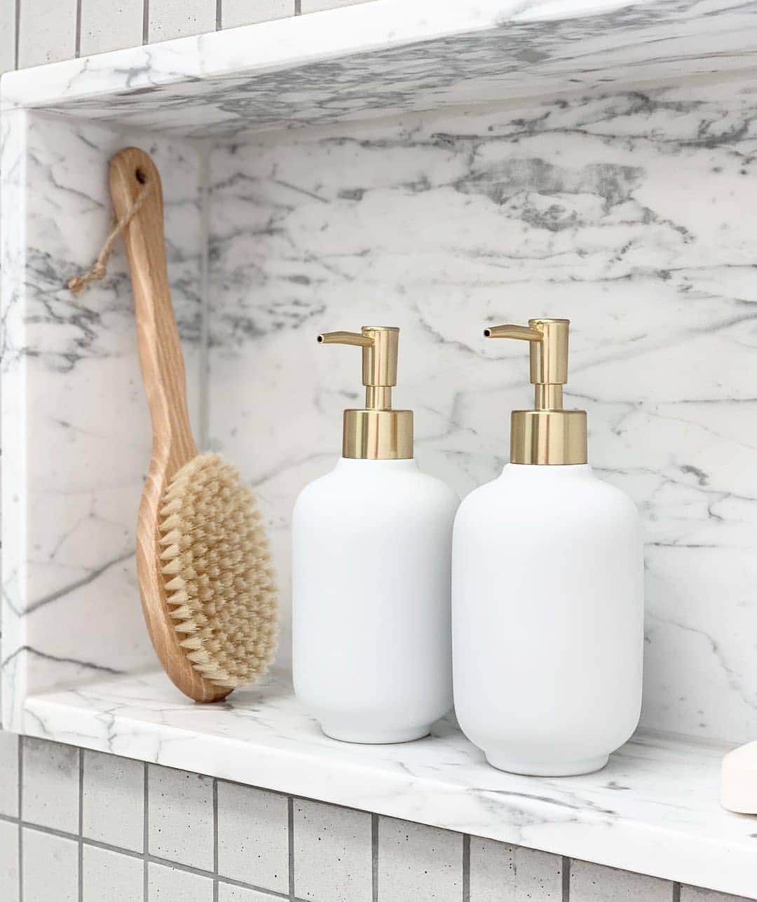 Target Australiaさんのインスタグラム写真 - (Target AustraliaInstagram)「Bring an elevated touch to any space with simple gold finishes like the Sabina soap dispensers used by @i_dream_of_interiors  🎯♥️ #targetaus #targetaushome」2月26日 18時36分 - targetaus