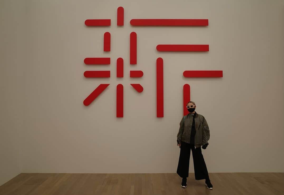 傳田真央のインスタグラム：「2021.2.3–5.10 国立新美術館 佐藤可士和展 🟥⚪️🟦　 New Project Thema song 「STOP FOR NOTHING」 Lyrics by YVES&ADAMS   会場限定でLyric videoが公開されています。 ﻿ #佐藤可士和展 ﻿ #国立新美術館﻿ #STOPFORNOTHING ﻿ #FANTASTICS ﻿ #YVESANDADAMS」