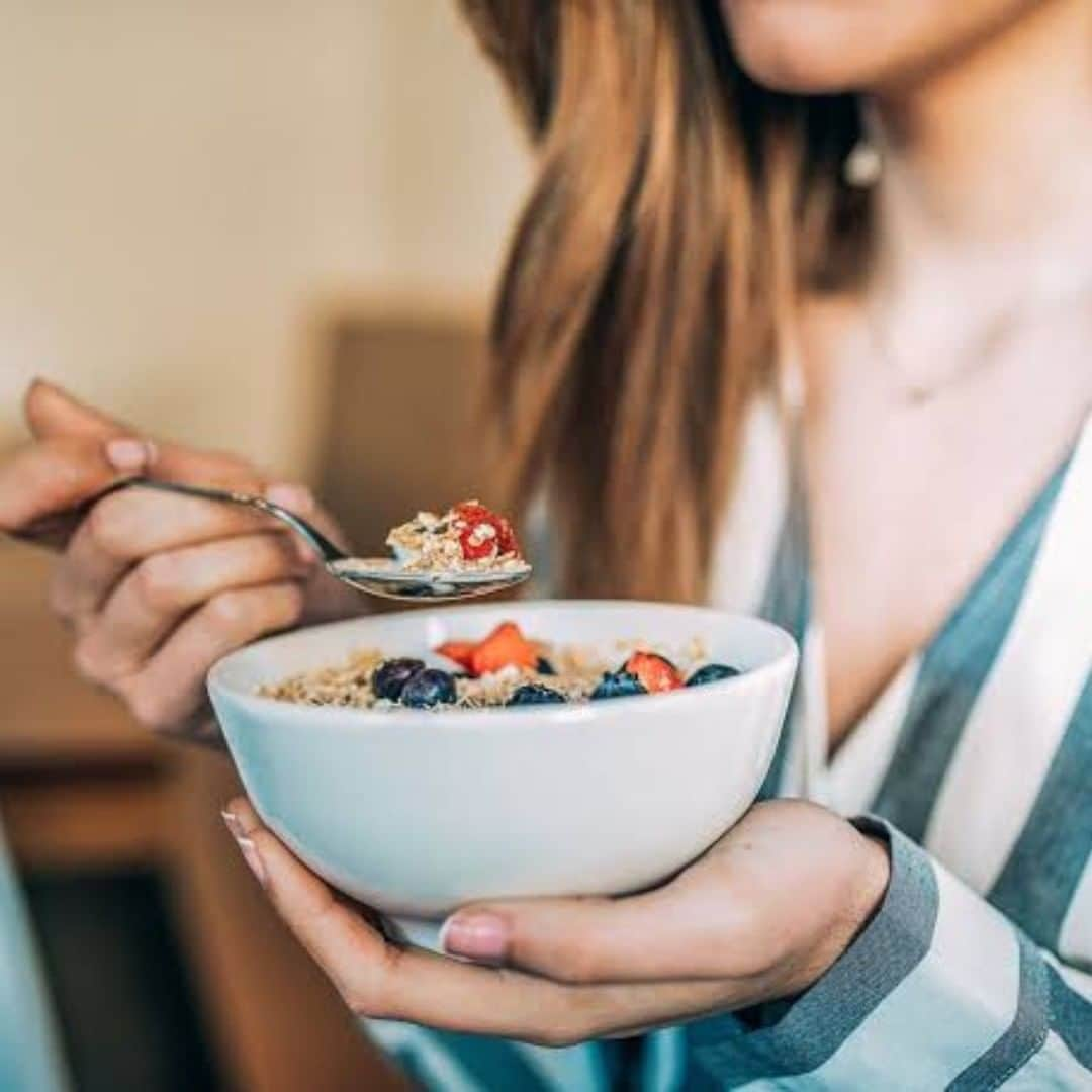 佐久間健一さんのインスタグラム写真 - (佐久間健一Instagram)「〜最も簡単な「食べて脂肪を減らす方法」〜 https://ameblo.jp/exercisebible/entry-12659068942.html」2月26日 18時53分 - sakumakenichi