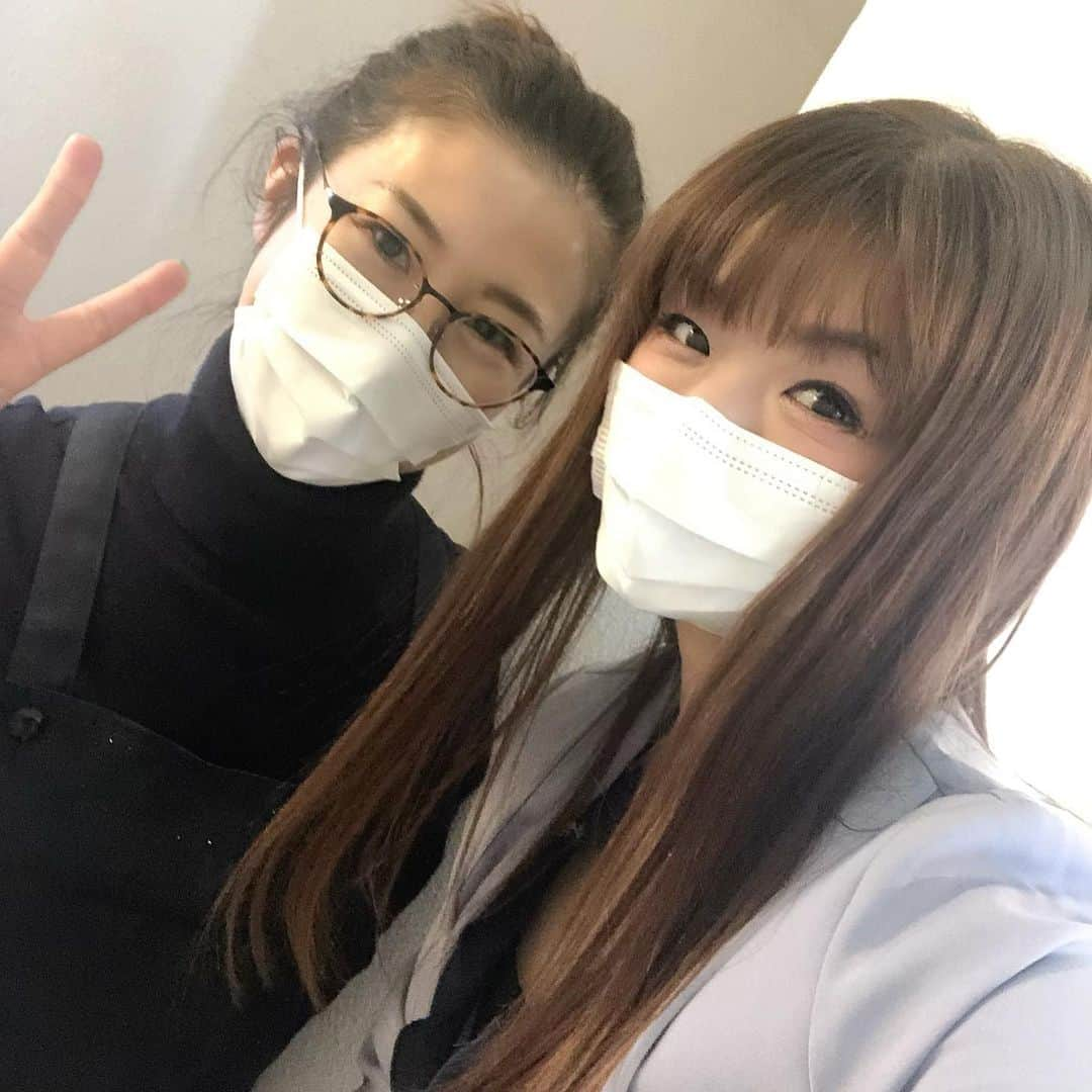 鈴木理沙さんのインスタグラム写真 - (鈴木理沙Instagram)「志保さんに〜💛💛💛 久しぶりに会えて〜 嬉しい〜dayでした〜😍💕  志保さんにネイルして頂くと 気持ちが晴れやかになります💅✨  🌸桜の春ネイル🌸 とぉってもお気に入りです✨  もっとお喋りしていたかったです😭😭😭  #久しぶりのネイル #久しぶりの志保さん #落ち着くぅ #心の癒し #いつも本当にありがとうございます💓 #女子力アップ  #もう会いたいです #恋人みたい #笑 #wishnail #harajyuku  #桜ネイル  #春ネイル  #春到来 #桜早くみたいなぁ #ありがとうございました😊」2月26日 19時06分 - risasuzuki0929