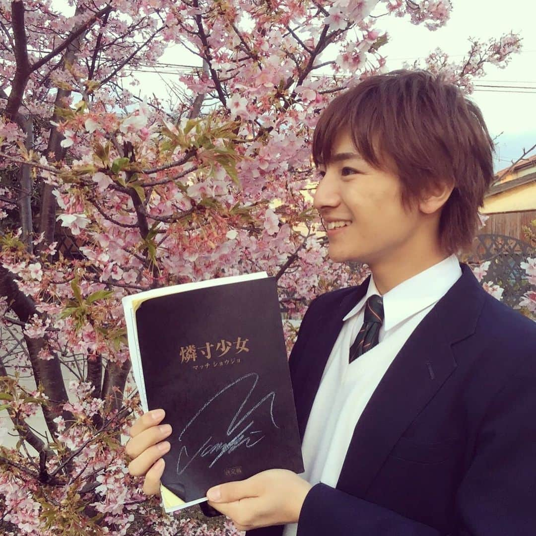 本田剛文さんのインスタグラム写真 - (本田剛文Instagram)「10年活動してきて髪の毛を染めていたのは 映画の役作りで茶髪にした時の 僅か1ヶ月足らずなんだけど 実際のところ何色が似合うと思いますー？？  いや、基本は黒髪・命で いくつもりではあるんだけどね！  参考までにね！！  #染髪 #カラーリング #黒髪 #茶髪 #その他もろもろ  #皆さん #好み #教えてください  #当面染めるつもりはないんだけどね #ボイメン」2月26日 19時05分 - boymen_honda