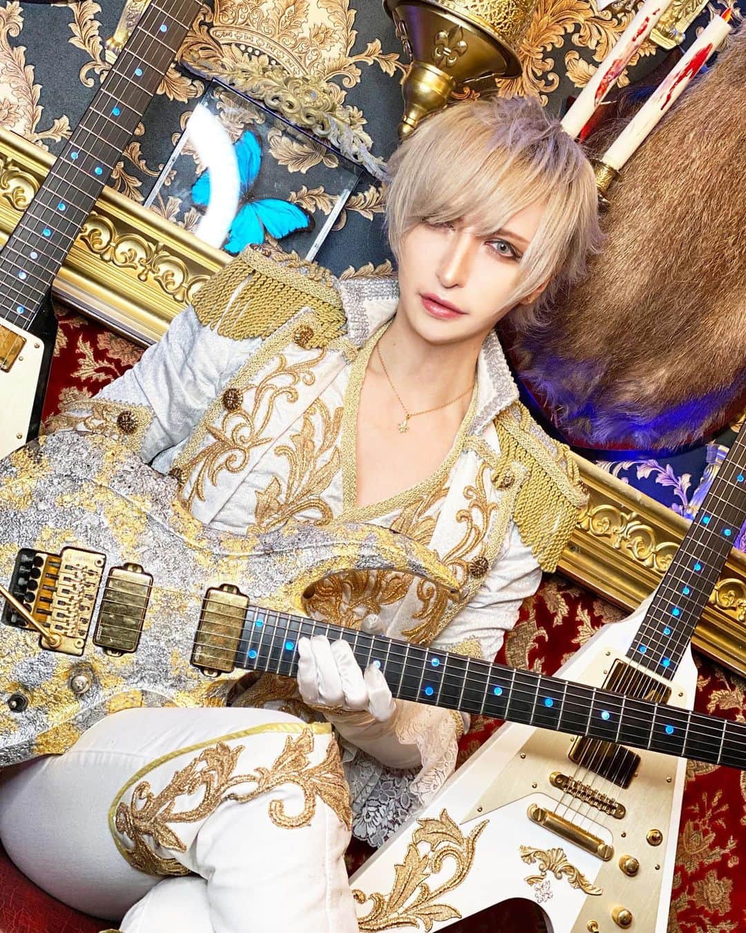 MiA のインスタグラム：「ギター教えようか？」