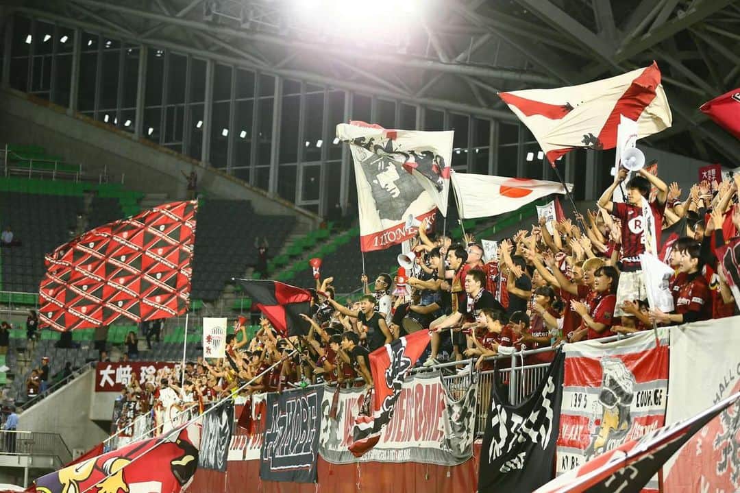 大崎玲央のインスタグラム：「Let's go🔥🔥🔥 #jleague #jリーグ #visselkobe #ヴィッセル神戸 #トモニイコウ #一致団結」