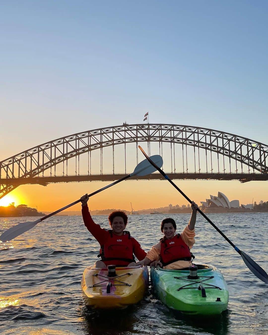 ムスタファ・アミニさんのインスタグラム写真 - (ムスタファ・アミニInstagram)「PERFECT sunrise for the perfect girl. Thank you @sydney_by_kayak for the amazing experience 🥰🌅🚣‍♀️👌 #sydneybykayak」2月26日 19時36分 - mustafaamini